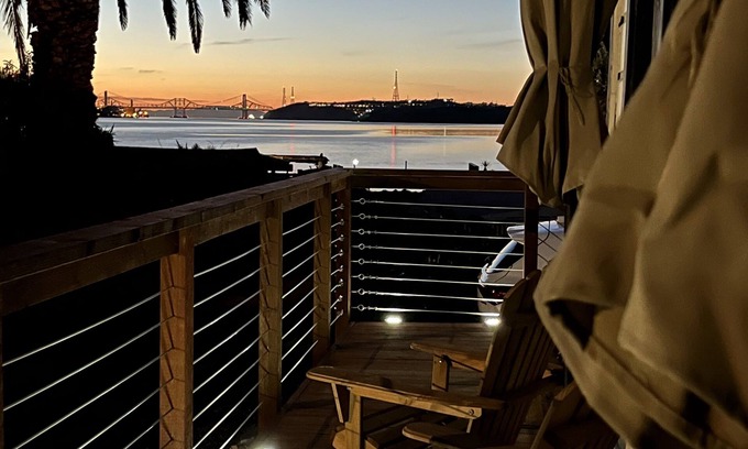 Benicia Cabaña | Cottage Downtown Benicia