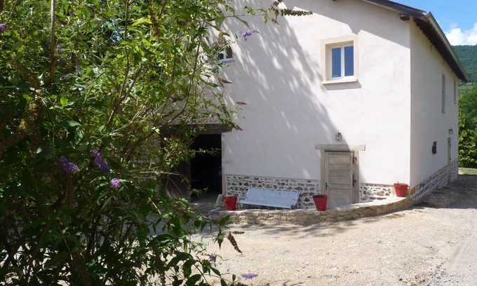 Beaujeu Cabaña | Casita de campo 'Du Verger Saint Vincent' con vistas a la montaña, terraza y aire acondicionado