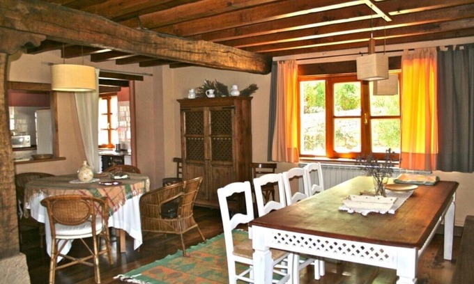 Abiada Cabaña | Casa rural para 8 personas con vistas a los bosques y montañas de la zona