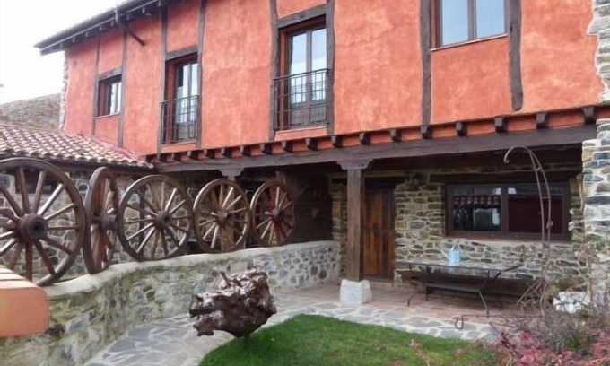 Vidrieros Cabaña | Casa rural en la Montaña Palentina con jardín, ideal para hacer senderismo
