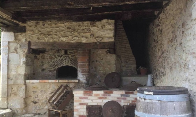 Fossemagne Cabaña | Cottage 'Gite Cosy En Pierres Apparentes' with Private Pool, Terrace and Shared Garden