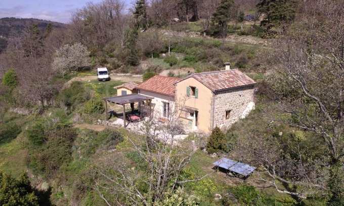 Silhac Casa | Cottage 'Gite Environnement Sauvage Avec Vue' with Mountain View, Private Terrace and Wi-Fi