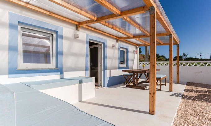 Aljezur Cabaña | Cottage in Aljezur- 2 bed Ensuite-casinha da Ivone