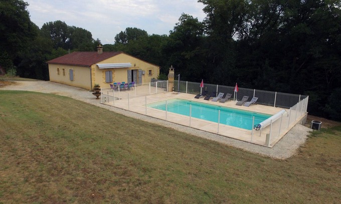 Saint-Genies Casa | casa rural en perigord negro con piscina privada
