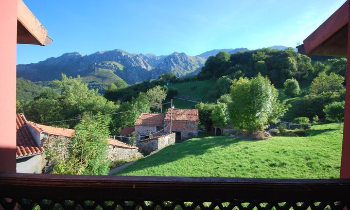 Berodia Cabaña | Casa Rural en Berodia, Cabrales, con vistas a los Picos de Europa