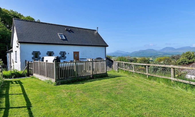 Eglwysbach Cabaña | Cabaña en Conwy con Vistas y Jacuzzi