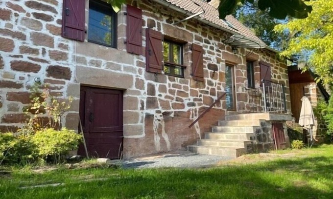 Louignac Casa | Cottage in Corrèze with Garden Views