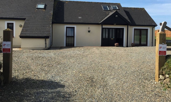 Llanrhian Cabaña | Cabaña en grandes terrenos privados / Vistas al mar y al campo. Disponibilidad de Pascua