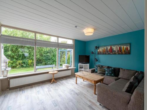 Sint Maartensvlotbrug Casa | Cottage in Netherlands with Garden & BBQ