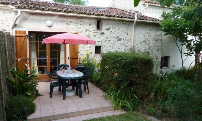 Cheffois Casa | Gîte "Les Hirondelles"