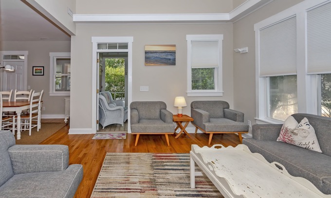 Bald Head Island Casa | Cottage located in the middle of the island and amenities. Screened in porch and open concept living