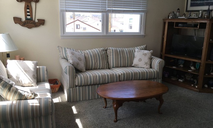Lavallette Cabaña | Cottage located 1 block from the beach and 1 block to the bay in Ocean Beach 2