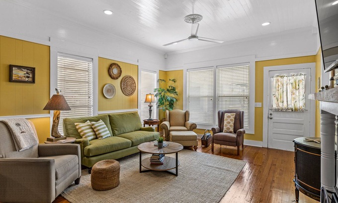 Port St. Joe Cabaña | Cottage located steps away from downtown PSJ.