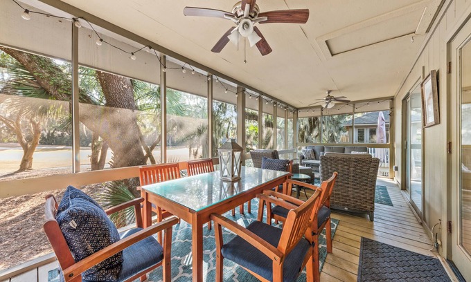 Seabrook Island Cabaña | Cottage near beach with amenity cards pets ok