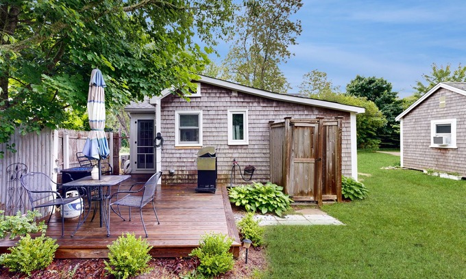 Eastham Cabaña | Cottage near Cape Cod National Seashore with firepit, grill, kitchenette, & AC