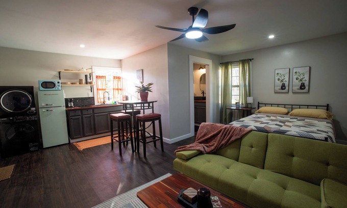 Starkville Cabaña | Cottage Nestled in Nature