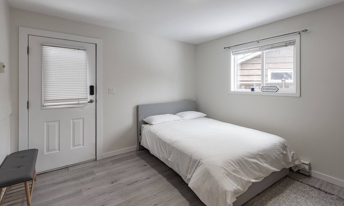 Squamish Casa | Cottage on Bear Claw Estate , Close to great outdoor activities