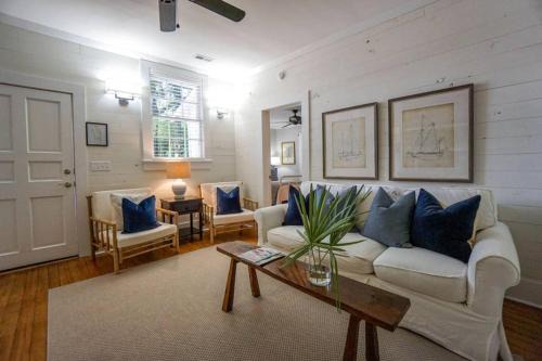 The Point Casa | Cottage On Carteret in the Heart of Downtown Beaufort