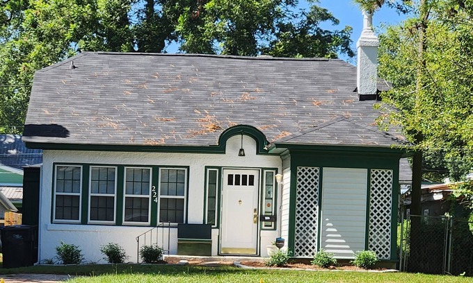 Augusta Cabaña | Cottage on Greene Street in Olde Town Augusta - walk to downtown