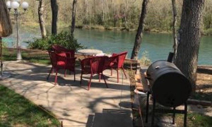 Hollister Cabaña | Cottage en el lago Taneycomo, cerca de la Universidad de los Ozarks y la presa.
