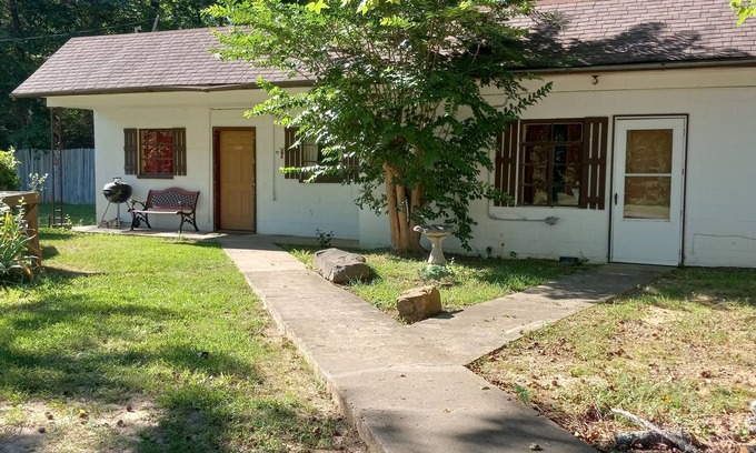 Morrilton Cabaña | Cottage on Petit Jean Mountain!