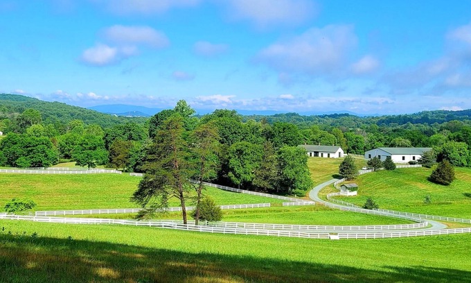 Charlottesville Casa | Cottage on quiet farm close to town and wineries