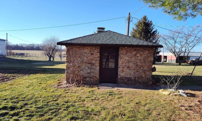 Stuarts Draft Cabaña | Cottage on the Farm