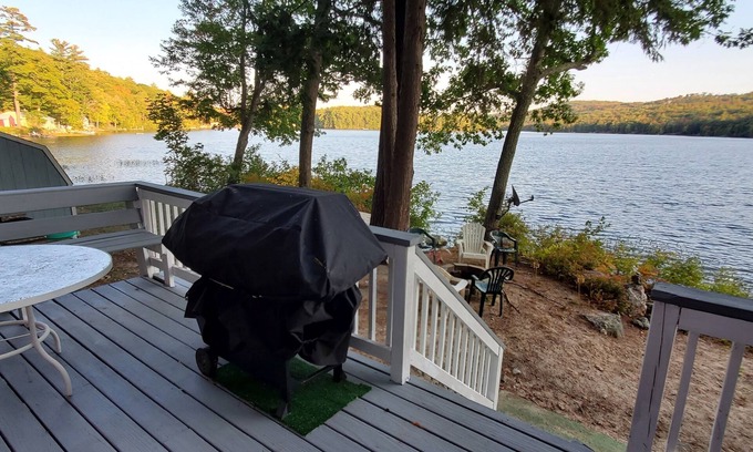 Parsonsfield Cabaña | Cottage on West Pond