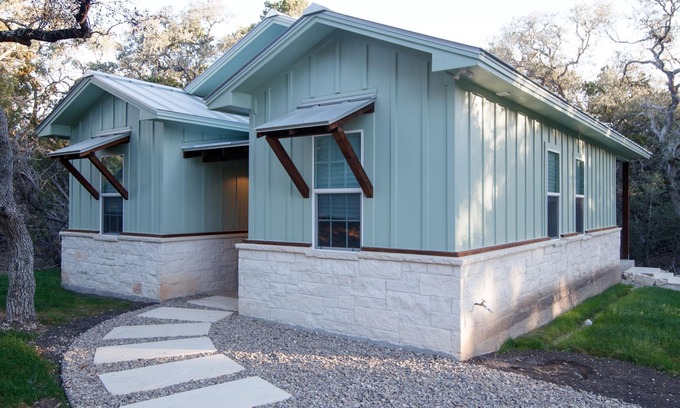 San Marcos Cabaña | Cottage on wooded acreage in Texas Hill Country. 5 miles from Wimberley.