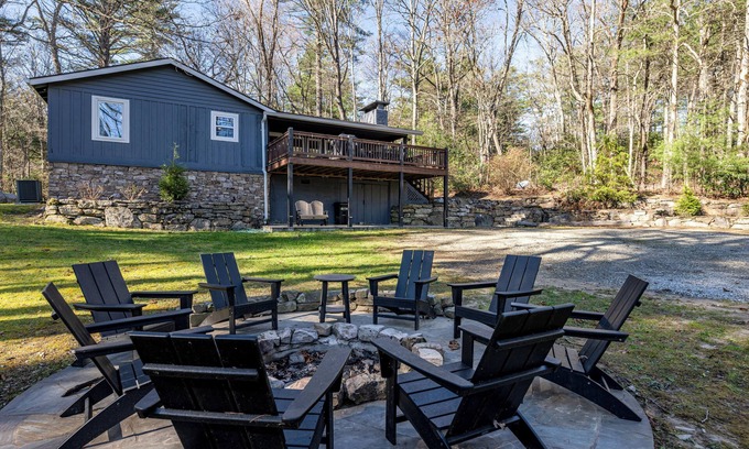 Cashiers Cabaña | Cottage Right in Downtown Cashiers Walk to Everywhere!!