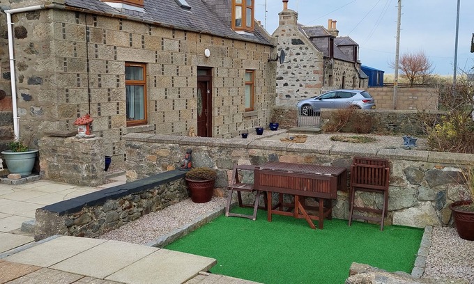 St Combs Cabaña | Cottage right next to beach and golf course, a, bbq