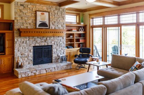 Fish Creek Casa | Cottage Row Retreat by Simple Life Rentals