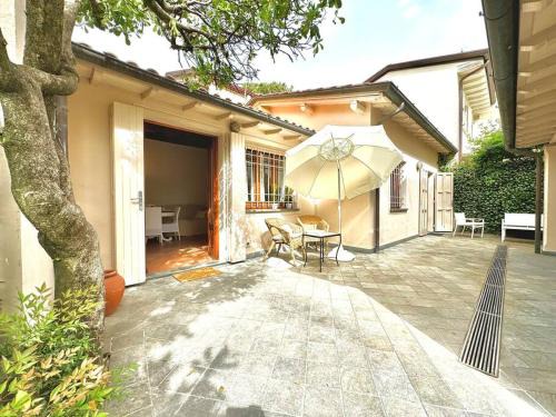 Forte dei Marmi Casa | Cottage Rustico 200mt by the Sea