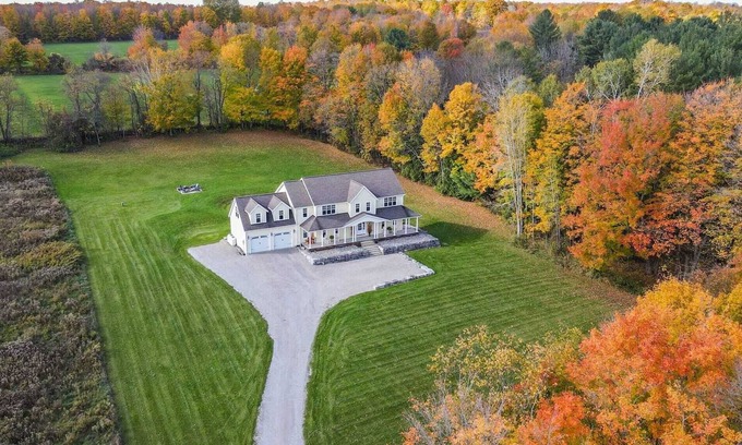 Oro-Medonte Otro | cottage style home with the immunities near to city and nature