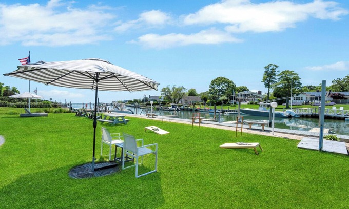 Hampton Bays Casa | Cottage Suite in Boutique Hotel, Heart of Hampton Bays, Waterfront...