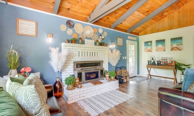 Mi-Wuk Village Cabaña | Cottage w/ Fire Pit & Grill in Mi-Wuk Village!