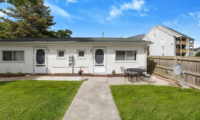 Whitmore Lake Cabaña | Cottage w/Lake Access Unit 4