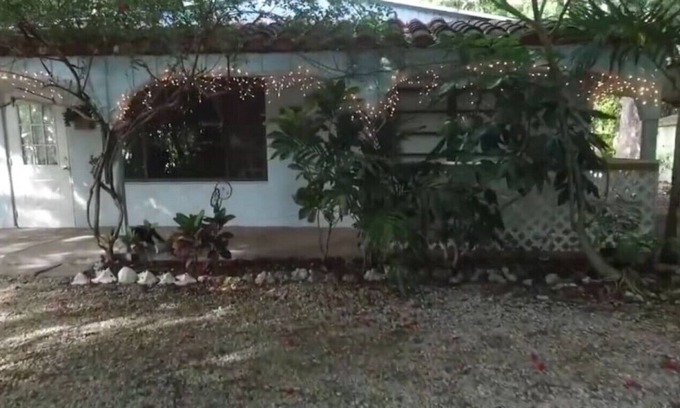 Key Largo Villa | Cottage w/waterfront & Kitchen/livingrm · Wht Beach 5 min paddle!SEASIDE COTTAGE Non Smokers