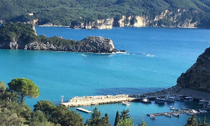Lakones Cabaña | Cottage, walk to beach and tavernas, stunning sea and mountain views