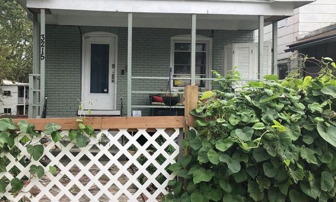 Northeast Kansas City Casa | Cottage West: A Cozy Bungalow in a Convenient, Central Locale