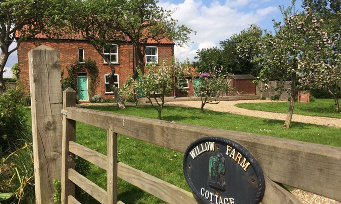 Irstead Cabaña | Willow Farm Cottage-Rural-Baño Privado-Vista al campo
