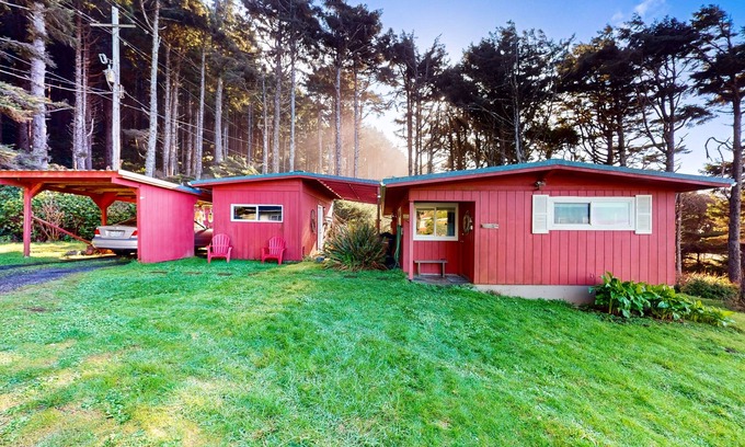 Yachats Cabaña | casa agradable para perros w / vistas panorámicas al mar en una zona tranquila