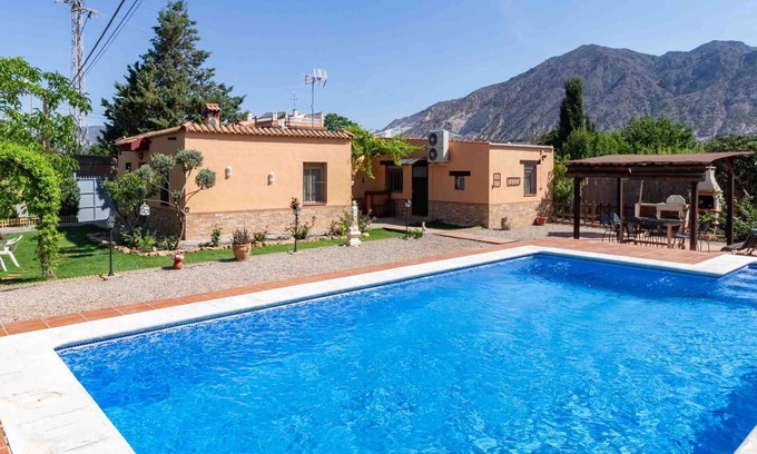 Nigüelas Cabaña | Cortijo con piscina, barbacoa y jardín