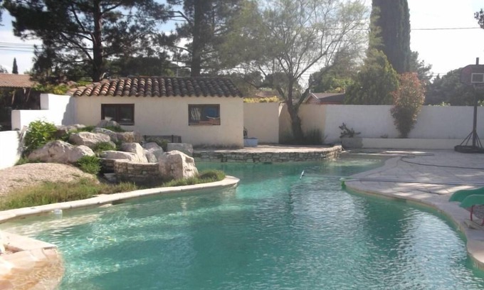 Pertuis Casa | Casa de campo con jardín privado en la propiedad arbolada con piscina