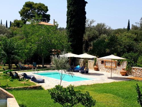 Troezen Casa | Cottage with Private Pool