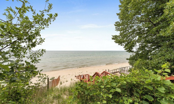West Olive Casa | Cottage with Private Lake Access! Short distance to town