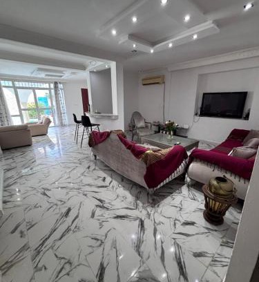 Flamants roses Casa | Cottage with swimming pool