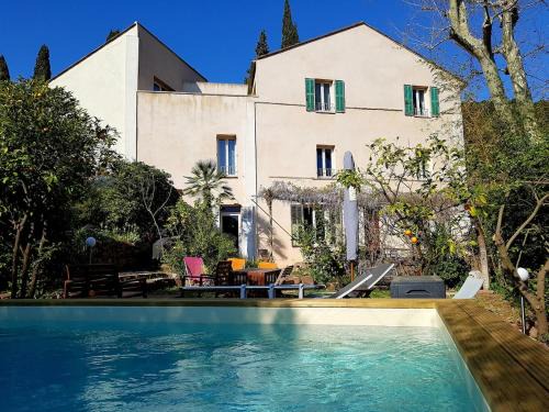 Carqueiranne Casa | Cottage with swimming pool