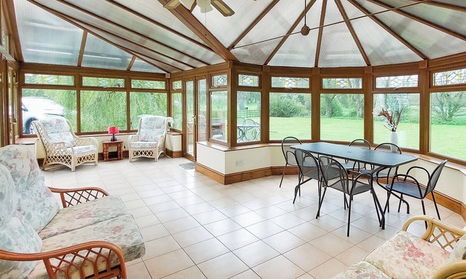 Alford Cabaña | 3 bedroom accommodation in Woodthorpe