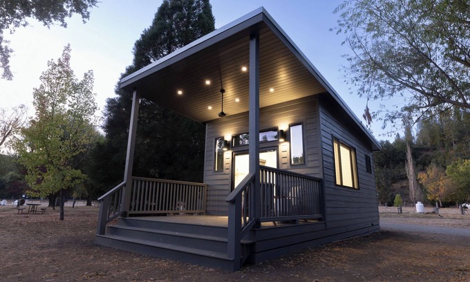 Kelseyville Cabaña | Double Queen Cottage - Centro de retiro de bienestar Mandala Springs